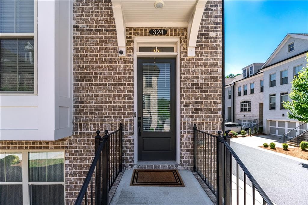 3 bedroom, 4 bathroom, 2,113 sq ft townhouse for sale at 324 Marlowe Alley 119, Johns Creek, GA 30024 — photo 3
