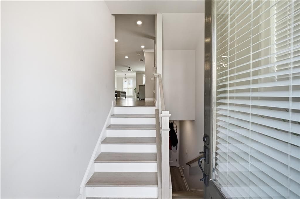 3 bedroom, 4 bathroom, 2,113 sq ft townhouse for sale at 324 Marlowe Alley 119, Johns Creek, GA 30024 — photo 4