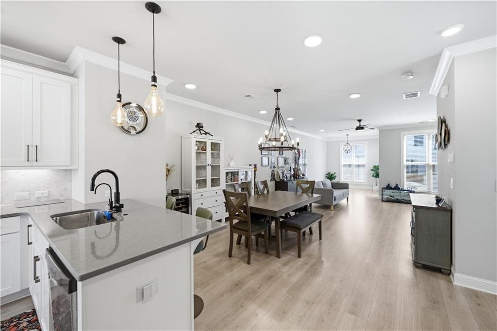 3 bedroom, 4 bathroom, 2,113 sq ft townhouse for sale at 324 Marlowe Alley 119, Johns Creek, GA 30024 — photo 7