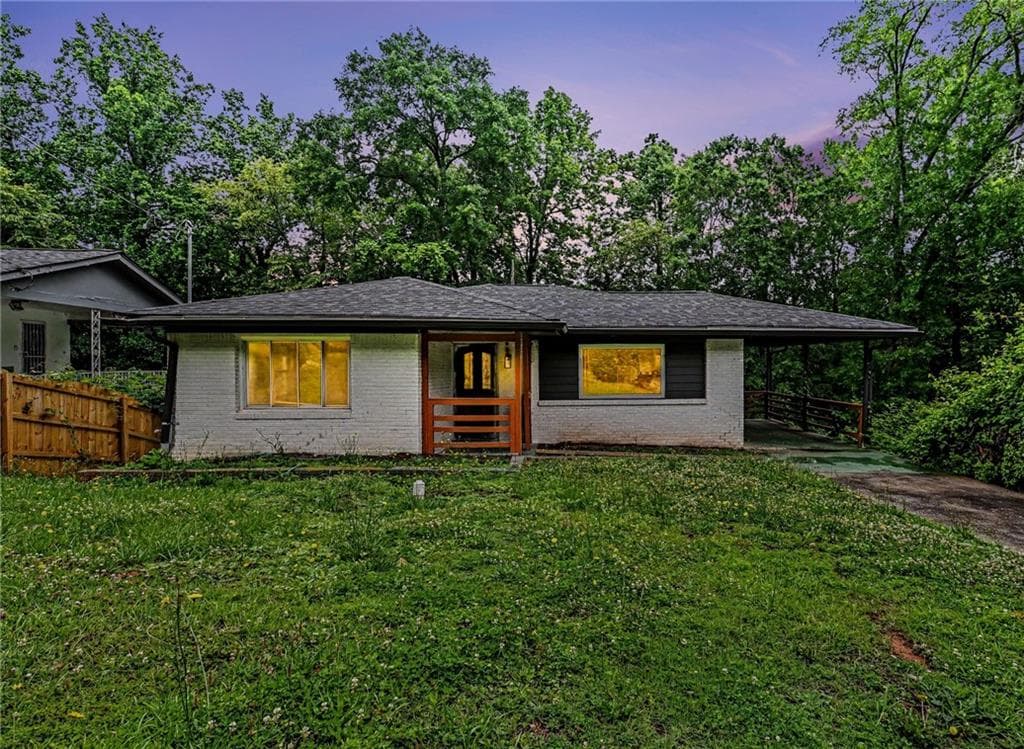 3 bedroom, 2 bathroom, 1,175 sq ft single family residence for sale at 186 Arcadia Circle, Atlanta, GA 30314