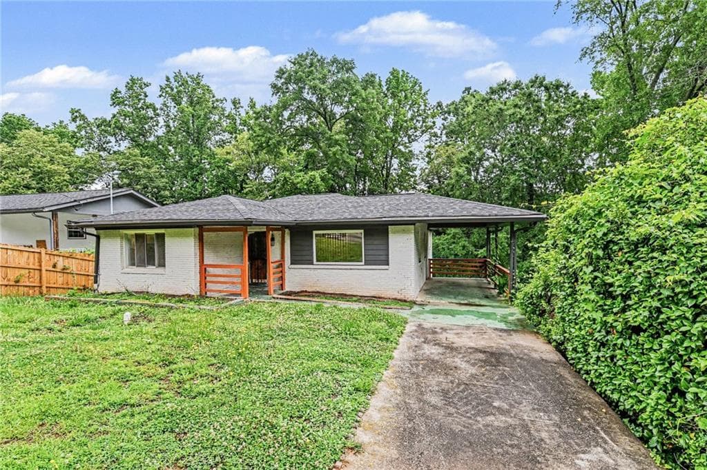 3 bedroom, 2 bathroom, 1,175 sq ft single family residence for sale at 186 Arcadia Circle, Atlanta, GA 30314 — photo 2