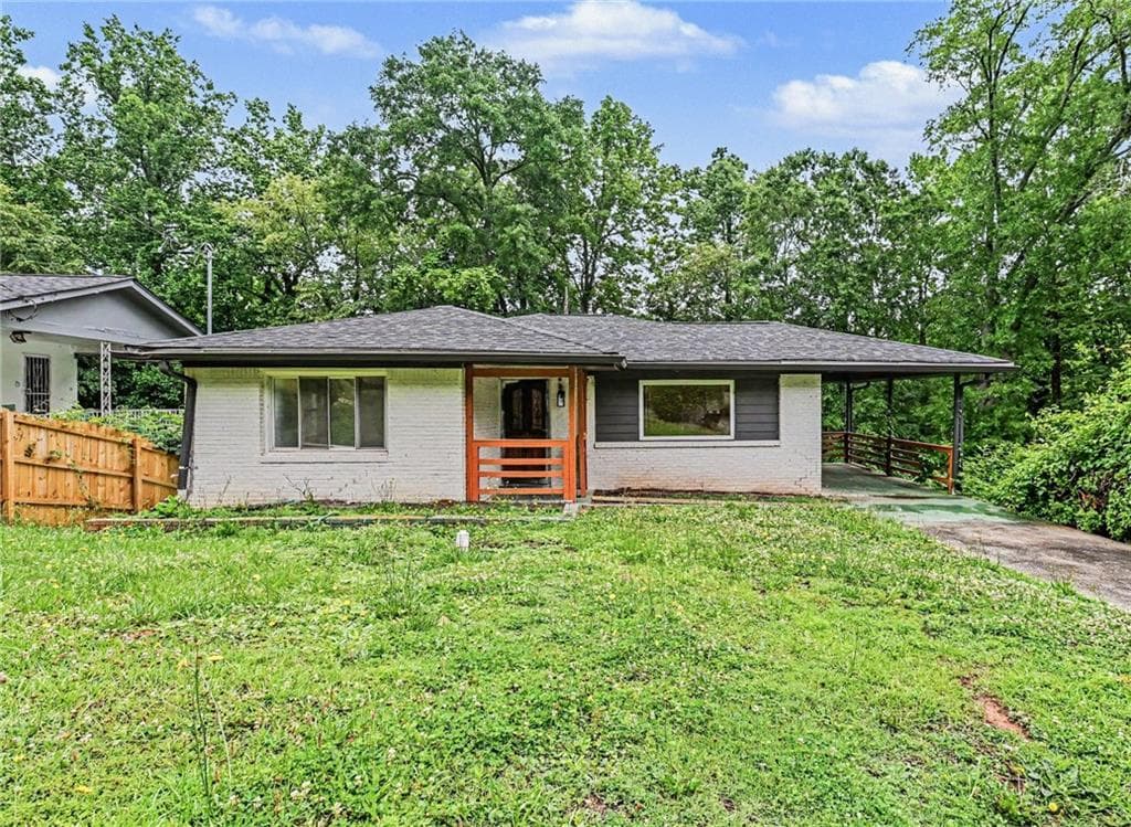 3 bedroom, 2 bathroom, 1,175 sq ft single family residence for sale at 186 Arcadia Circle, Atlanta, GA 30314 — photo 3