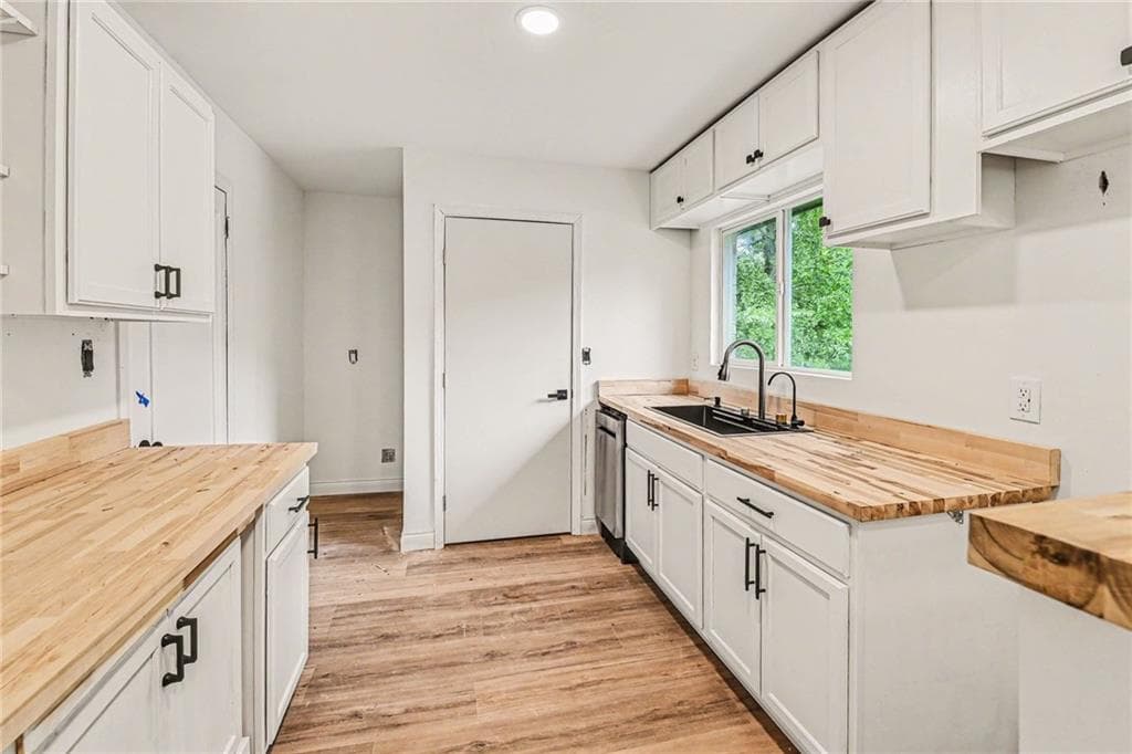 3 bedroom, 2 bathroom, 1,175 sq ft single family residence for sale at 186 Arcadia Circle, Atlanta, GA 30314 — photo 8