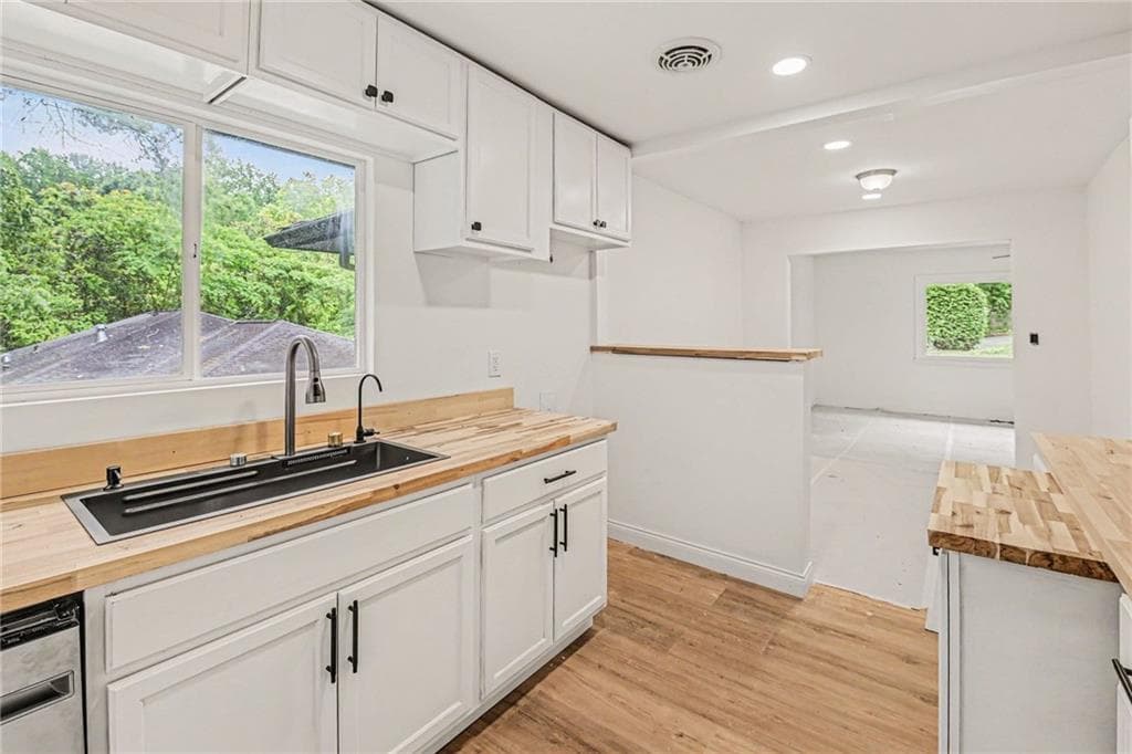 3 bedroom, 2 bathroom, 1,175 sq ft single family residence for sale at 186 Arcadia Circle, Atlanta, GA 30314 — photo 9
