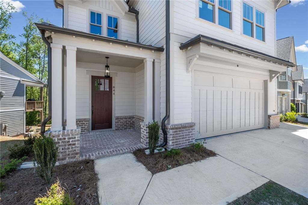5 bedroom, 5 bathroom, 3,952 sq ft single family residence under contract at 844 Lakemont Drive, Canton, GA 30114 — photo 4
