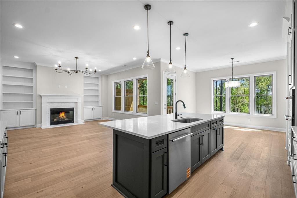 5 bedroom, 5 bathroom, 3,952 sq ft single family residence under contract at 844 Lakemont Drive, Canton, GA 30114 — photo 5