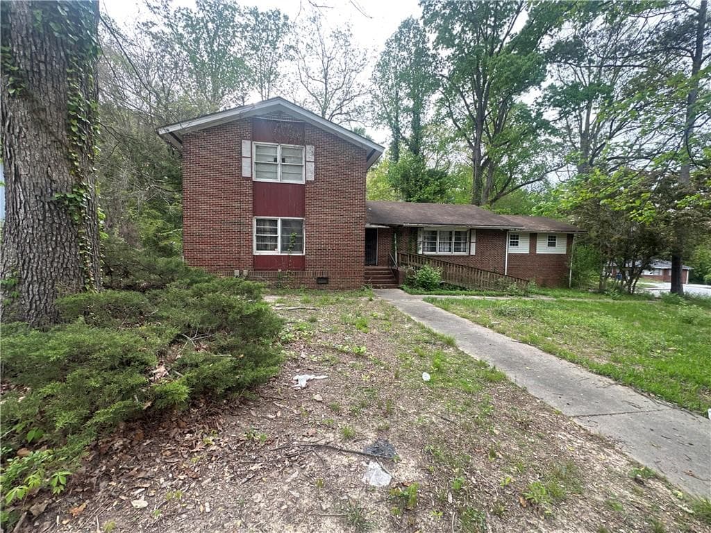 6 bedroom, 4 bathroom, 4,420 sq ft single family residence sold at 110 Leathers Circle, Atlanta, GA 30314