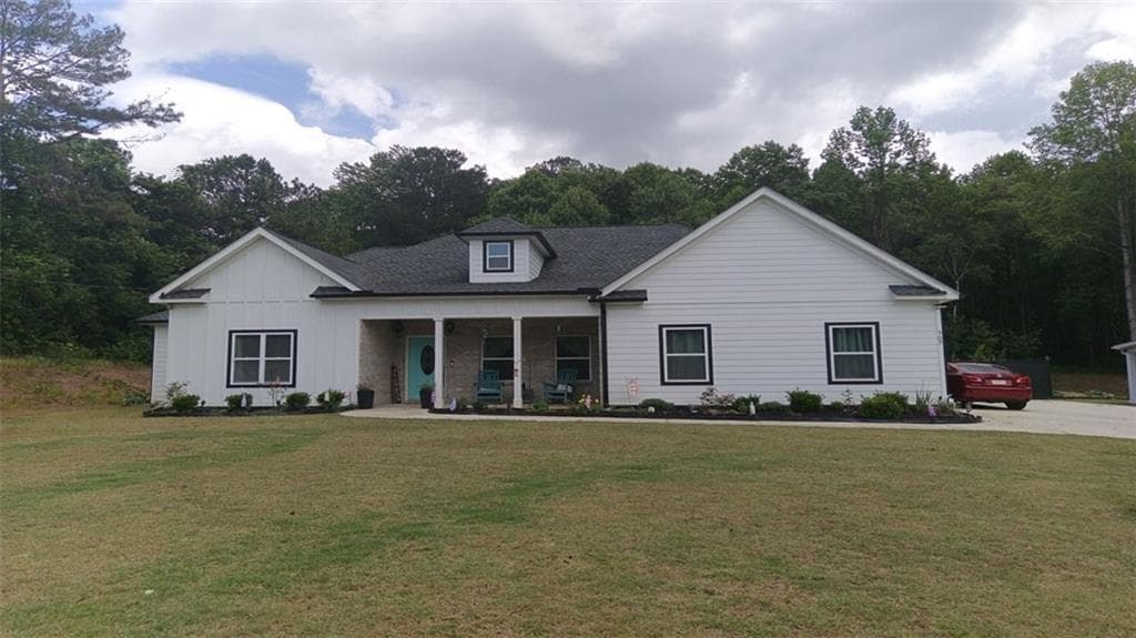 4 bedroom, 3 bathroom, 2,444 sq ft single family residence for sale at 909 Highway 314, Fayetteville, GA 30214 — photo 3