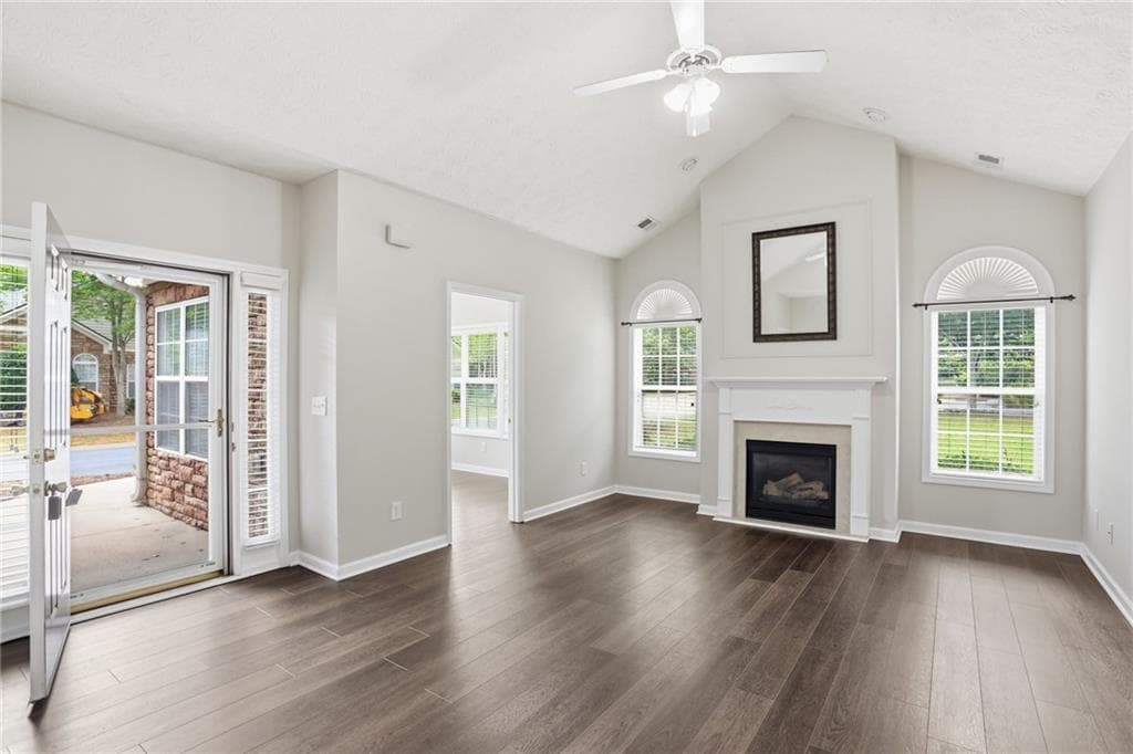 2 bedroom, 2 bathroom, 1,332 sq ft condominium under contract at 3703 Villa Springs Circle, Powder Springs, GA 30127 — photo 3