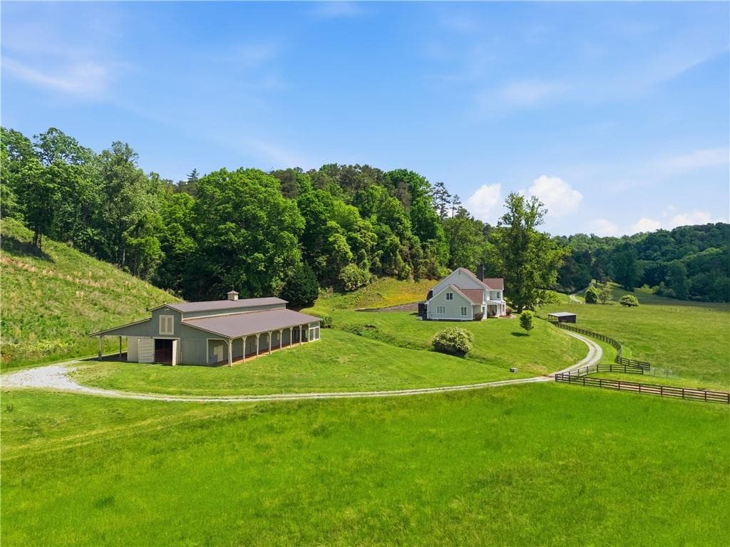 7 bedroom, 7 bathroom, 9,539 sq ft single family residence for sale at 619 Hamp Mill Road, Dahlonega, GA 30533 — photo 6