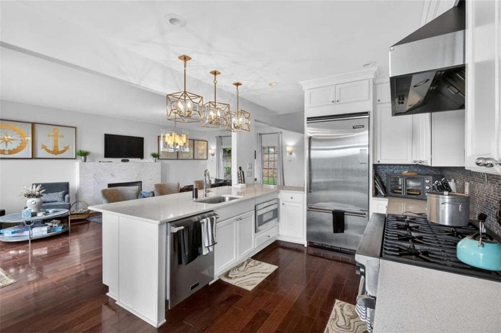 3 bedroom, 4 bathroom, 2,334 sq ft single family residence for sale at 4215 Cagle Road, Lula, GA 30554 — photo 3