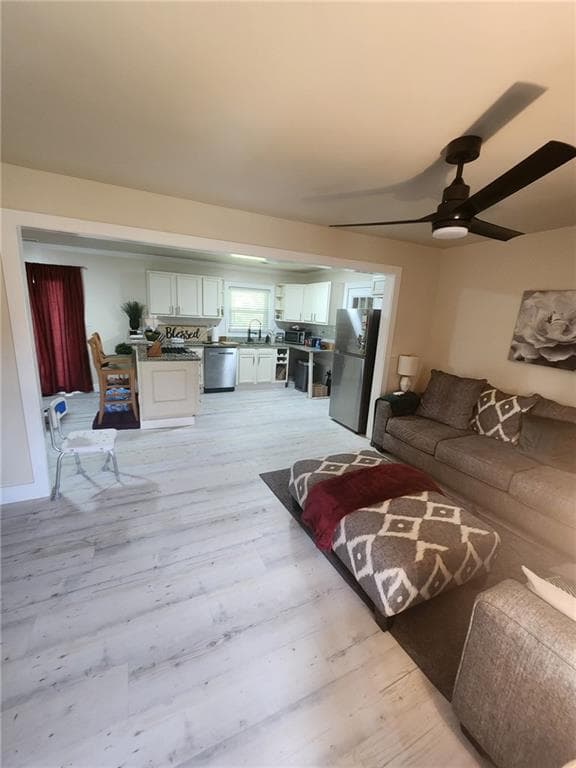 3 bedroom, 2 bathroom, 1,136 sq ft single family residence for sale at 2717 Hutch Drive, Decatur, GA 30034 — photo 6
