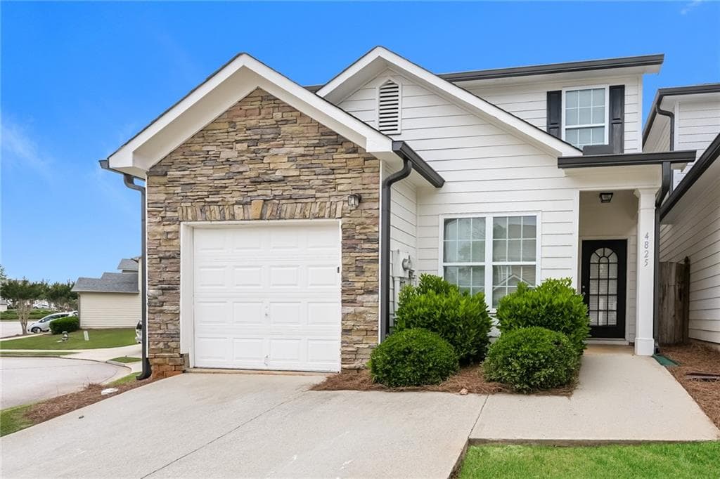4825 Tangerine Circle