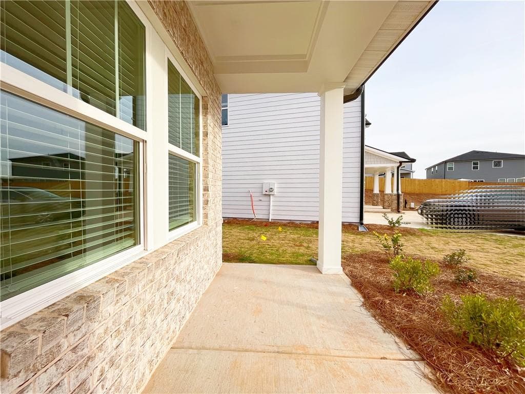 5 bedroom, 3 bathroom, 2,950 sq ft single family residence for rent at 6003 Hickory Crk Ct, Braselton, GA 30517 for $2,600 a month — photo 2