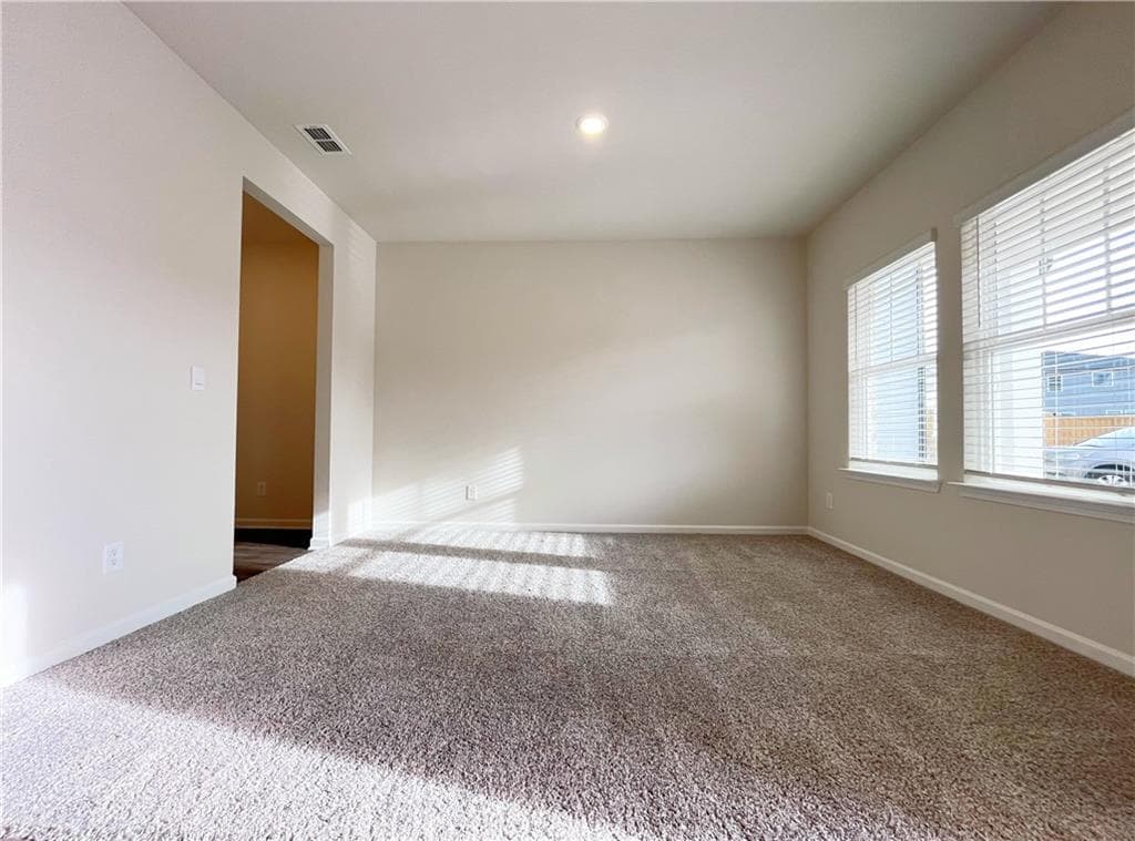 5 bedroom, 3 bathroom, 2,950 sq ft single family residence for rent at 6003 Hickory Crk Ct, Braselton, GA 30517 for $2,600 a month — photo 4