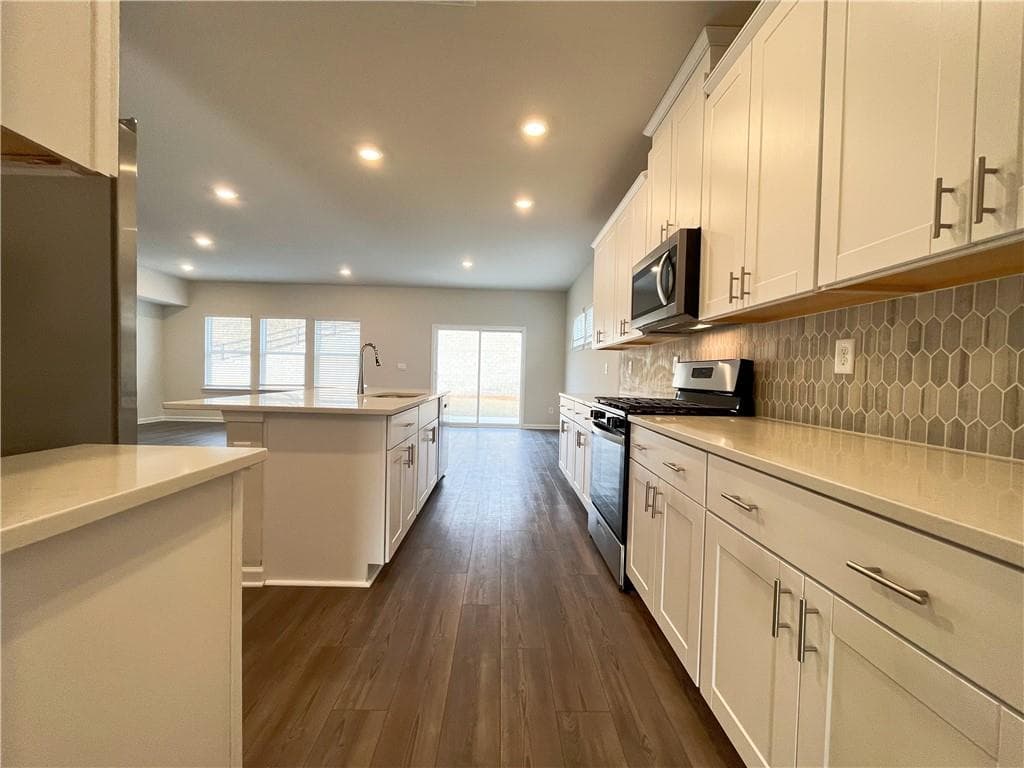 5 bedroom, 3 bathroom, 2,950 sq ft single family residence for rent at 6003 Hickory Crk Ct, Braselton, GA 30517 for $2,600 a month — photo 7