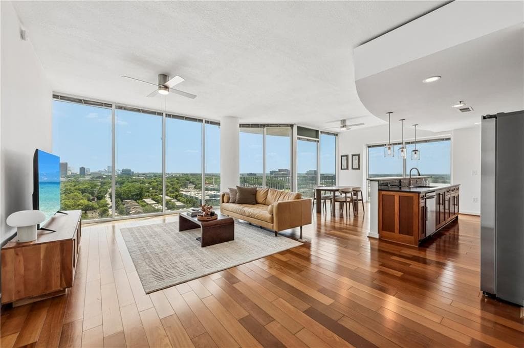 2 bedroom, 2 bathroom, 1,743 sq ft condominium for sale at 361 17th Street 1923, Atlanta, GA 30363 — photo 4