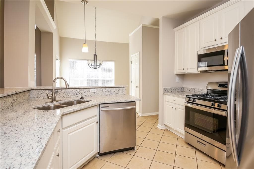 4 bedroom, 2 bathroom, 2,063 sq ft single family residence for sale at 1870 Dartford Way, Hoschton, GA 30548 — photo 10