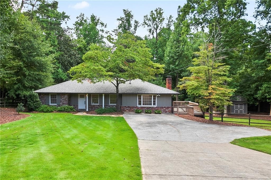 3 bedroom, 2 bathroom, 1,836 sq ft single family residence sold at 4000 Lower Roswell Road, Marietta, GA 30068