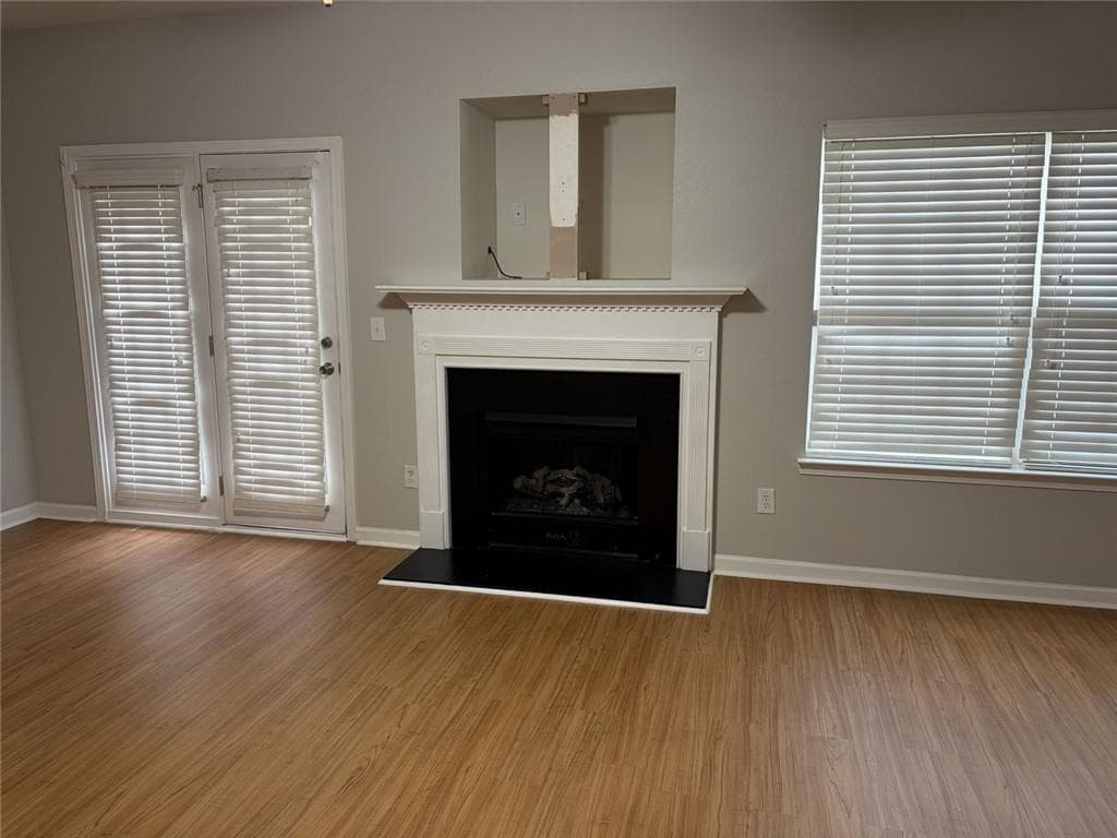 3 bedroom, 3 bathroom, 2,036 sq ft townhouse for sale at 1260 Chinon Point, Lithonia, GA 30058 — photo 2