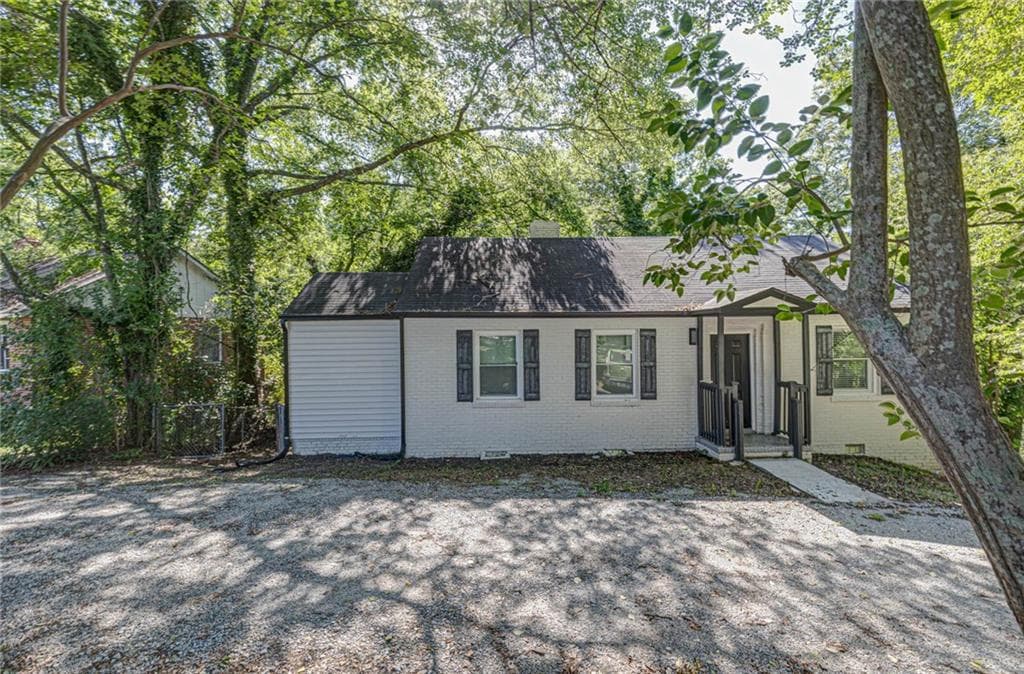 3 bedroom, 2 bathroom, 1,122 sq ft single family residence for sale at 151 Munson Drive, Columbus, GA 31903 — photo 4
