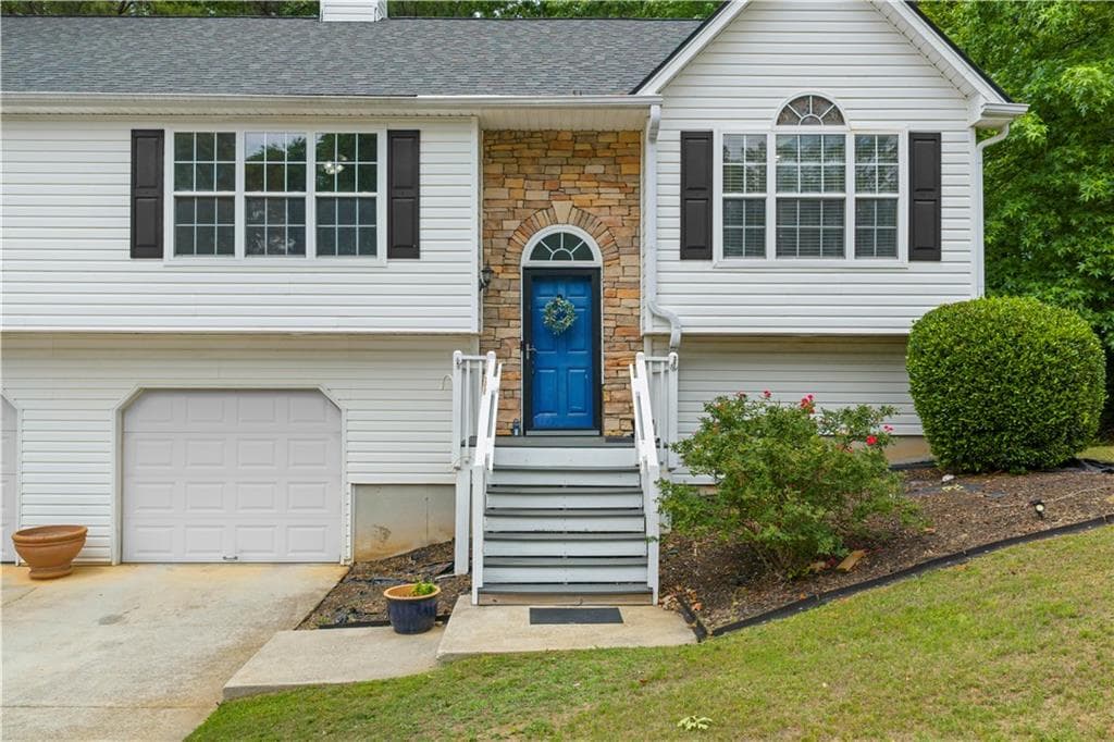 3 bedroom, 2 bathroom, 1,505 sq ft single family residence under contract at 1695 Cedar Hill, Douglasville, GA 30134 — photo 3