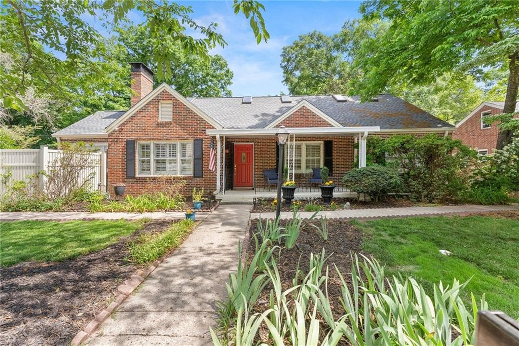 601 Ridgewood Avenue, Gainesville, GA 30501 — most recent listing photo
