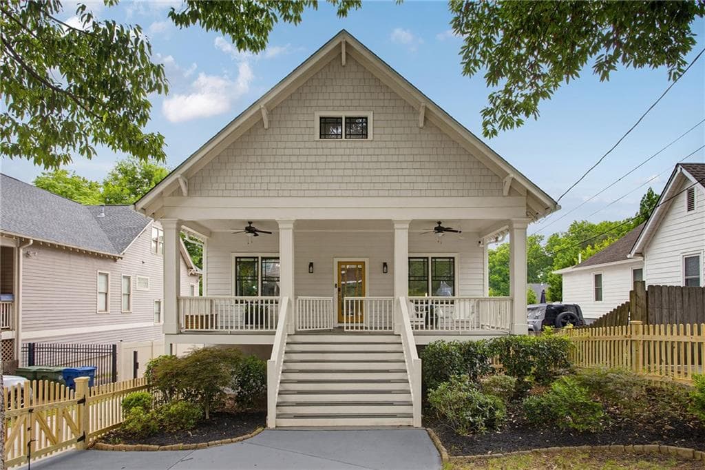 5 bedroom, 3 bathroom, 2,660 sq ft single family residence sold at 916 Paoli Avenue, Atlanta, GA 30316