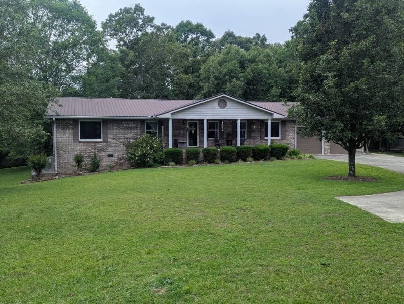 2408 Chatsworth Highway 225