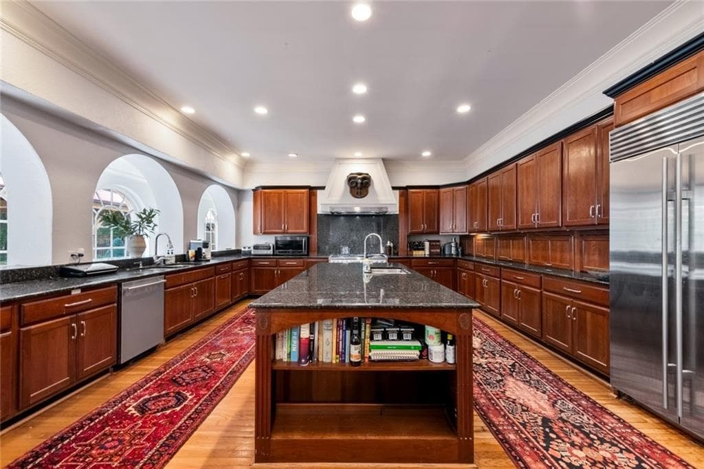 11 bedroom, 11 bathroom, 22,000 sq ft single family residence for sale at 15380 Tullgean Drive, Milton, GA 30004 — photo 10