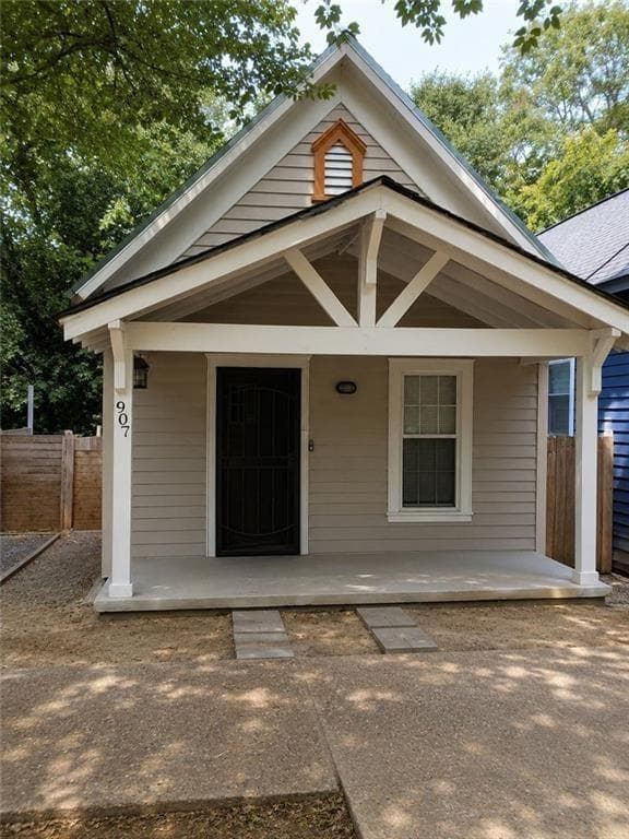 2 bedroom, 1 bathroom, 960 sq ft single family residence for sale at 907 Smith Street, Atlanta, GA 30310