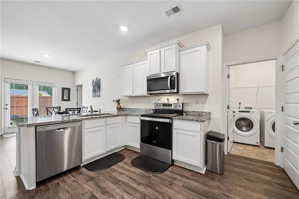 3 bedroom, 2 bathroom, 1,344 sq ft single family residence for sale at 8592 Seabiscuit Road, Lithonia, GA 30058 — photo 7