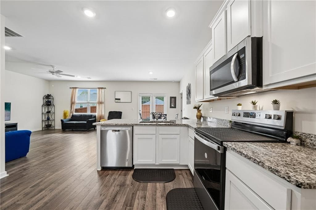 3 bedroom, 2 bathroom, 1,344 sq ft single family residence for sale at 8592 Seabiscuit Road, Lithonia, GA 30058 — photo 8