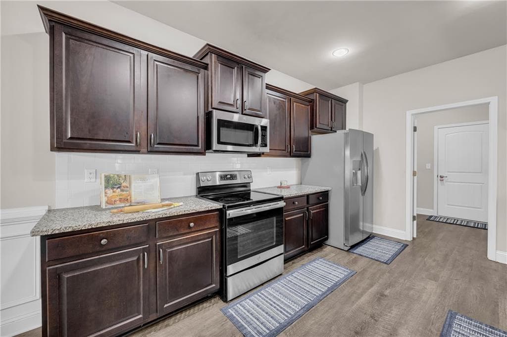 3 bedroom, 2 bathroom, 1,538 sq ft single family residence for sale at 825 Hidden Hollow Circle, Commerce, GA 30529 — photo 10