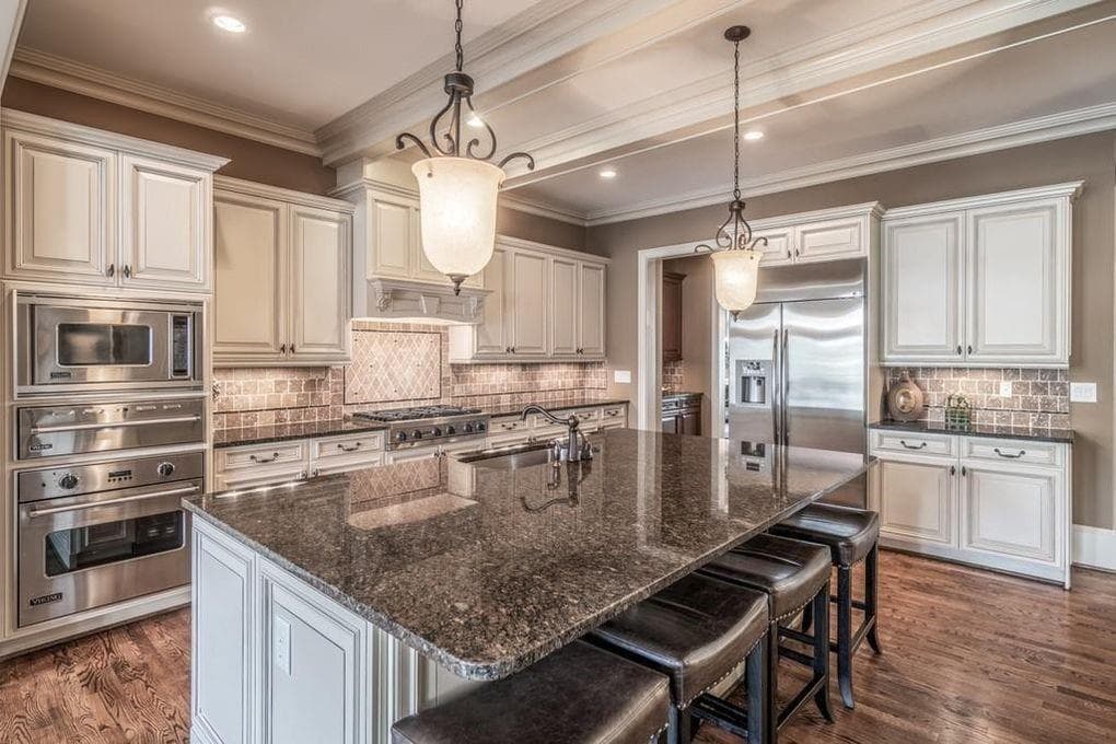 3 bedroom, 5 bathroom, 3,042 sq ft townhouse for rent at 3611 E Paces Way, Atlanta, GA 30326 for $6,650 a month — photo 6