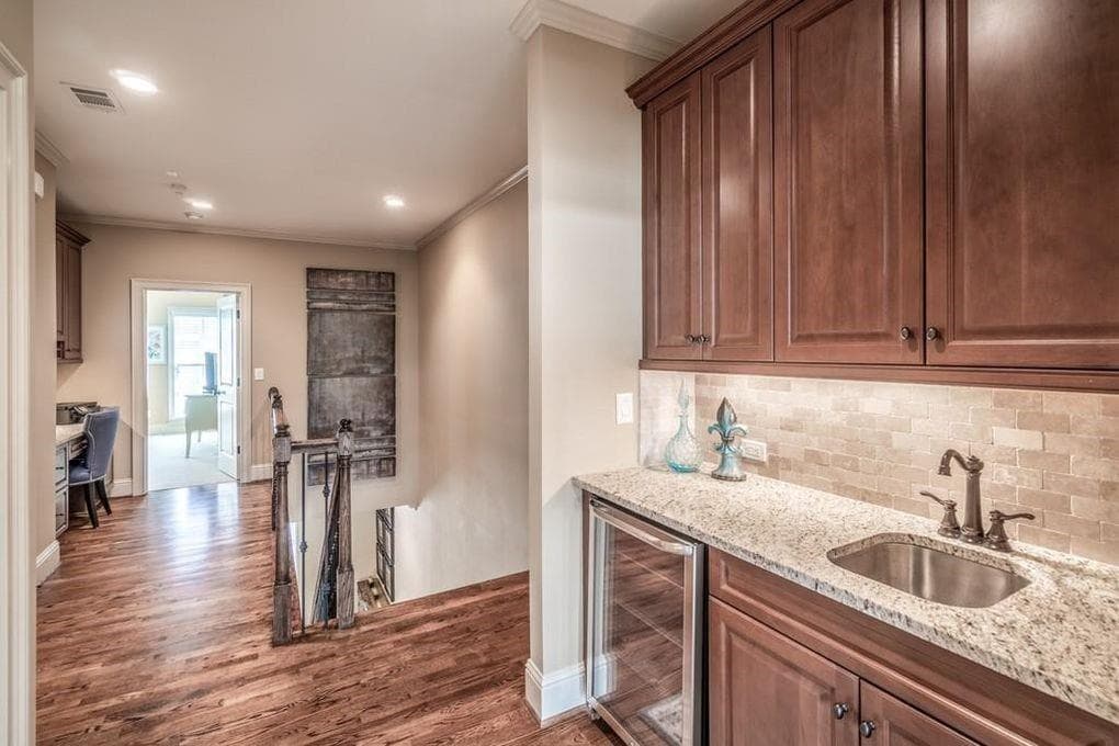 3 bedroom, 5 bathroom, 3,042 sq ft townhouse for rent at 3611 E Paces Way, Atlanta, GA 30326 for $6,650 a month — photo 10