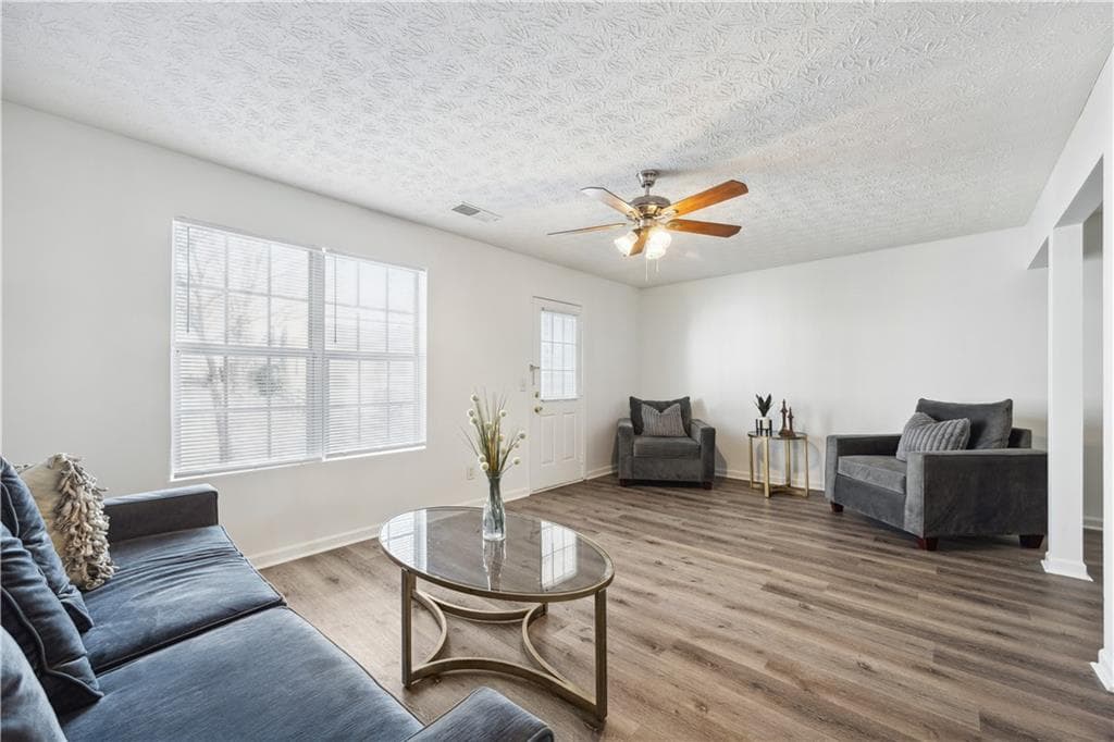 3 bedroom, 3 bathroom, 1,636 sq ft townhouse for sale at 5547 Strathmoor Manor Circle, Lithonia, GA 30058 — photo 8