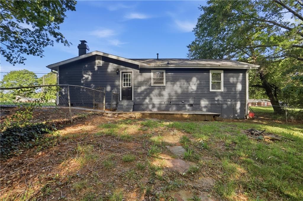 2 bedroom, 1 bathroom, 1,080 sq ft single family residence for sale at 4570 Old Cowan Road, Acworth, GA 30101 — photo 5