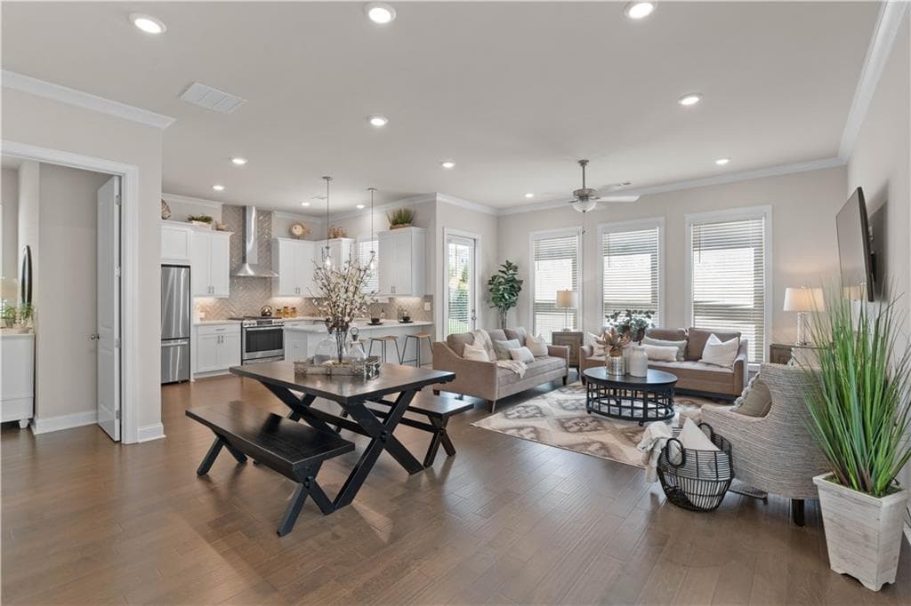 4 bedroom, 3 bathroom, 2,016 sq ft single family residence for sale at 605 Beechwood Way, Hoschton, GA 30548 — photo 5