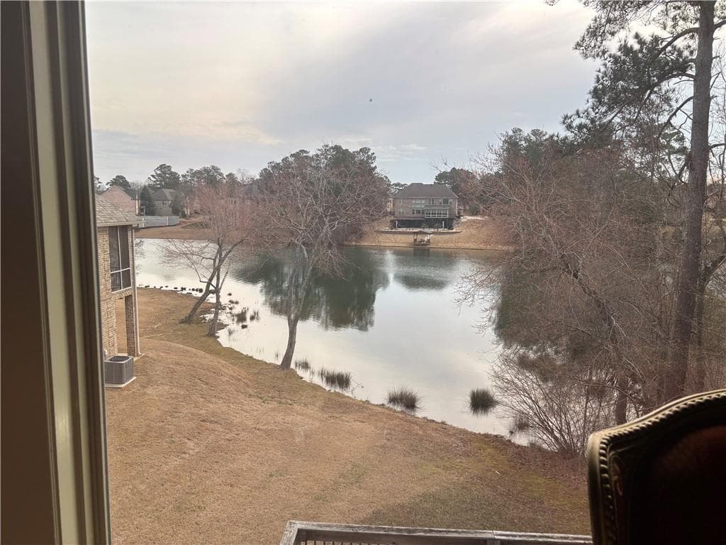 5 bedroom, 6 bathroom, 4,006 sq ft single family residence for sale at 2525 Lake Erma Drive, Hampton, GA 30228 — photo 5