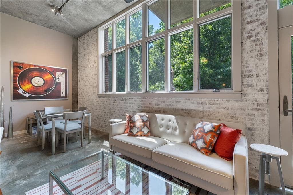 1 bedroom, 1 bathroom, 746 sq ft condominium for sale at 640 Glen Iris Drive 418, Atlanta, GA 30308 — photo 6