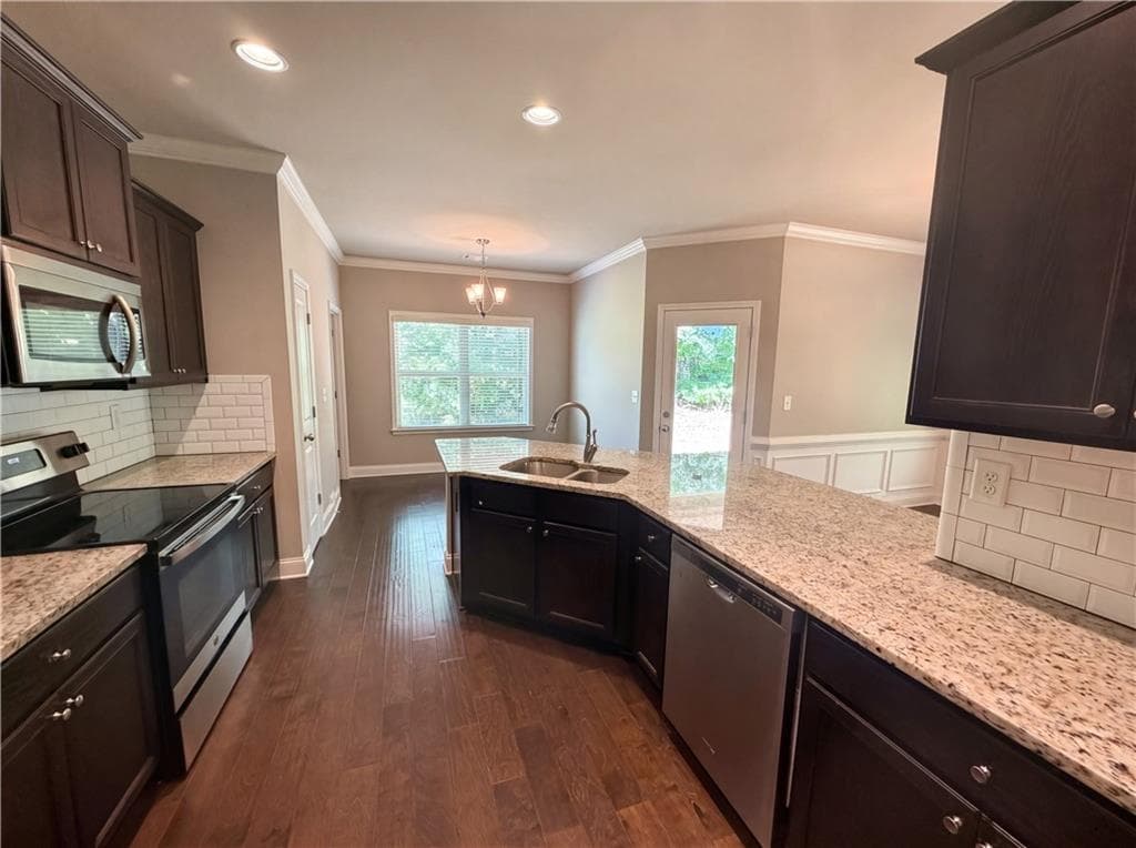 3 bedroom, 2 bathroom, 2,043 sq ft single family residence for sale at 1209 Windstone Drive, Winder, GA 30680 — photo 2