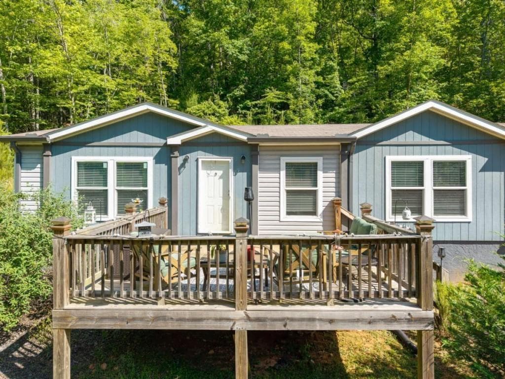 4 bedroom, 2 bathroom, 1,792 sq ft single family residence sold at 303 Rose Wood Lane, Ellijay, GA 30540