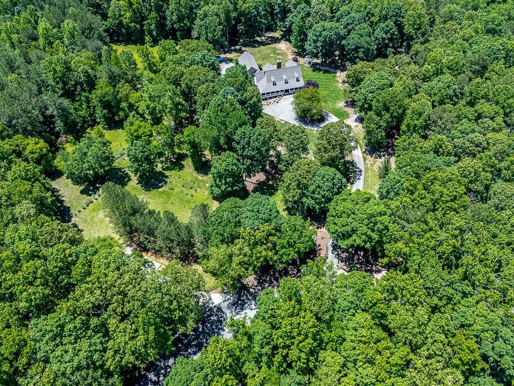 5 bedroom, 5 bathroom, 6,225 sq ft single family residence for sale at 397 Thomas Road, Dallas, GA 30132 — photo 4