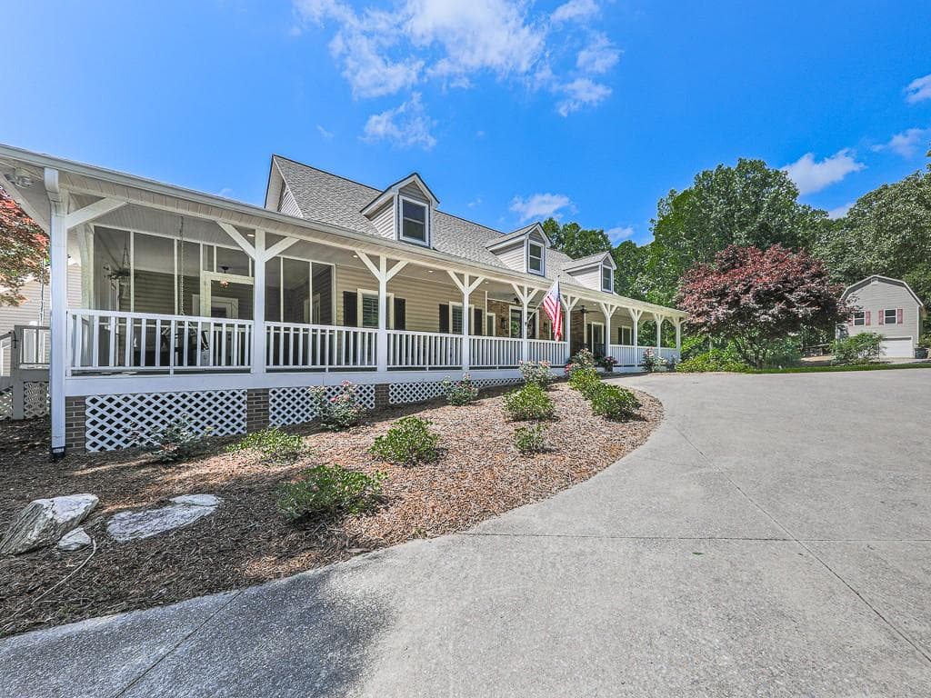 5 bedroom, 5 bathroom, 6,225 sq ft single family residence for sale at 397 Thomas Road, Dallas, GA 30132 — photo 2