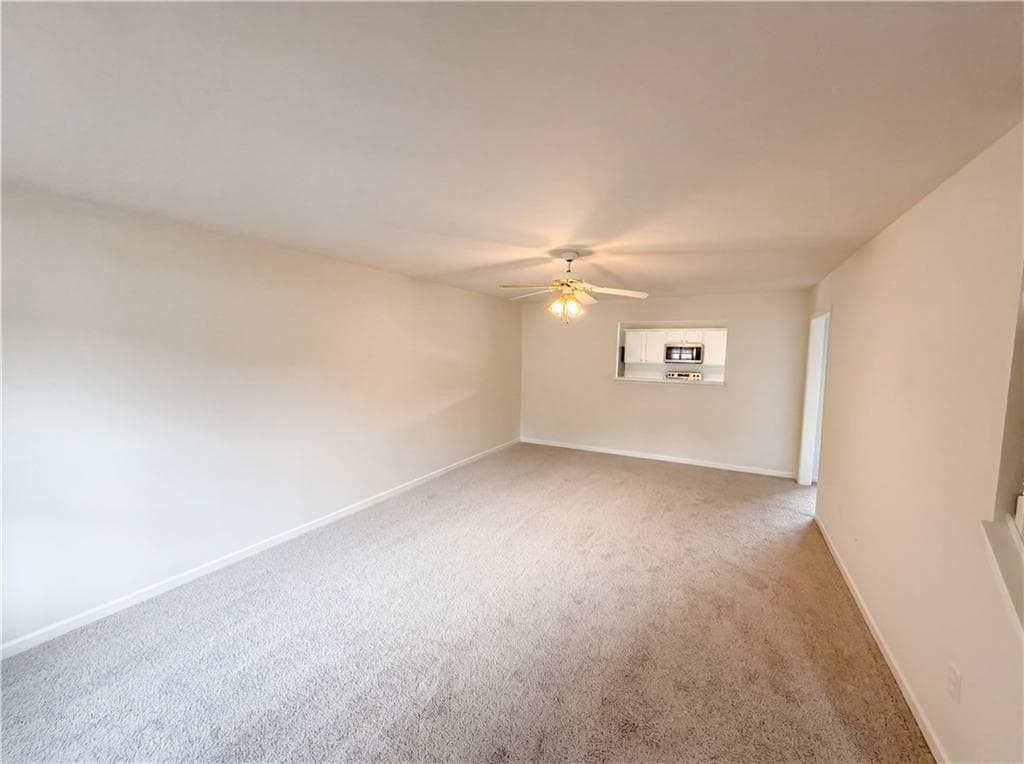 3 bedroom, 3 bathroom, 1,809 sq ft single family residence for sale at 6126 Hickory Lane Drive, Union City, GA 30291 — photo 3