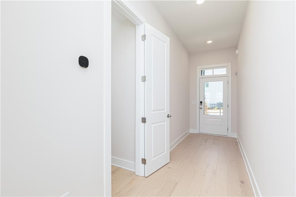 3 bedroom, 3 bathroom, 2,076 sq ft townhouse under contract at 1981 Carver Lane 48, Marietta, GA 30066 — photo 3