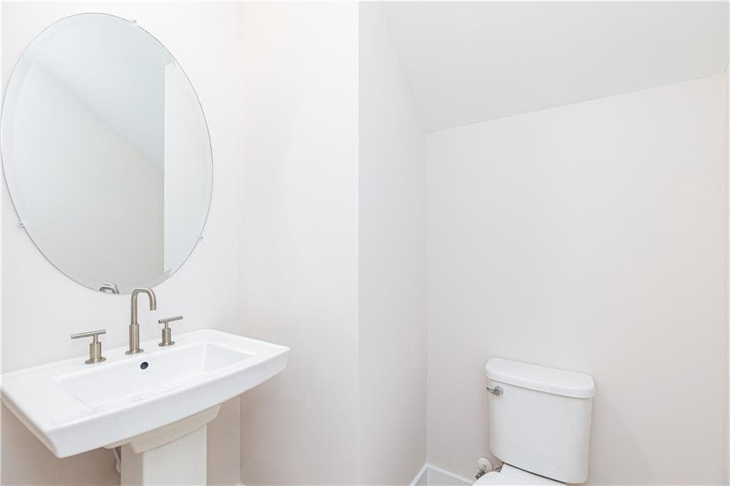 3 bedroom, 3 bathroom, 2,076 sq ft townhouse under contract at 1981 Carver Lane 48, Marietta, GA 30066 — photo 4