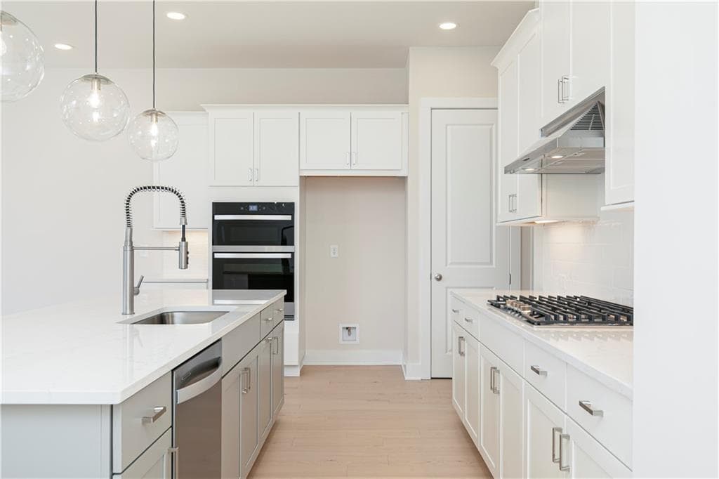 3 bedroom, 3 bathroom, 2,076 sq ft townhouse under contract at 1981 Carver Lane 48, Marietta, GA 30066 — photo 6