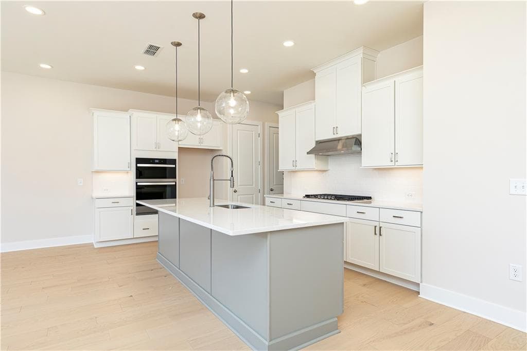 3 bedroom, 3 bathroom, 2,076 sq ft townhouse under contract at 1981 Carver Lane 48, Marietta, GA 30066 — photo 7